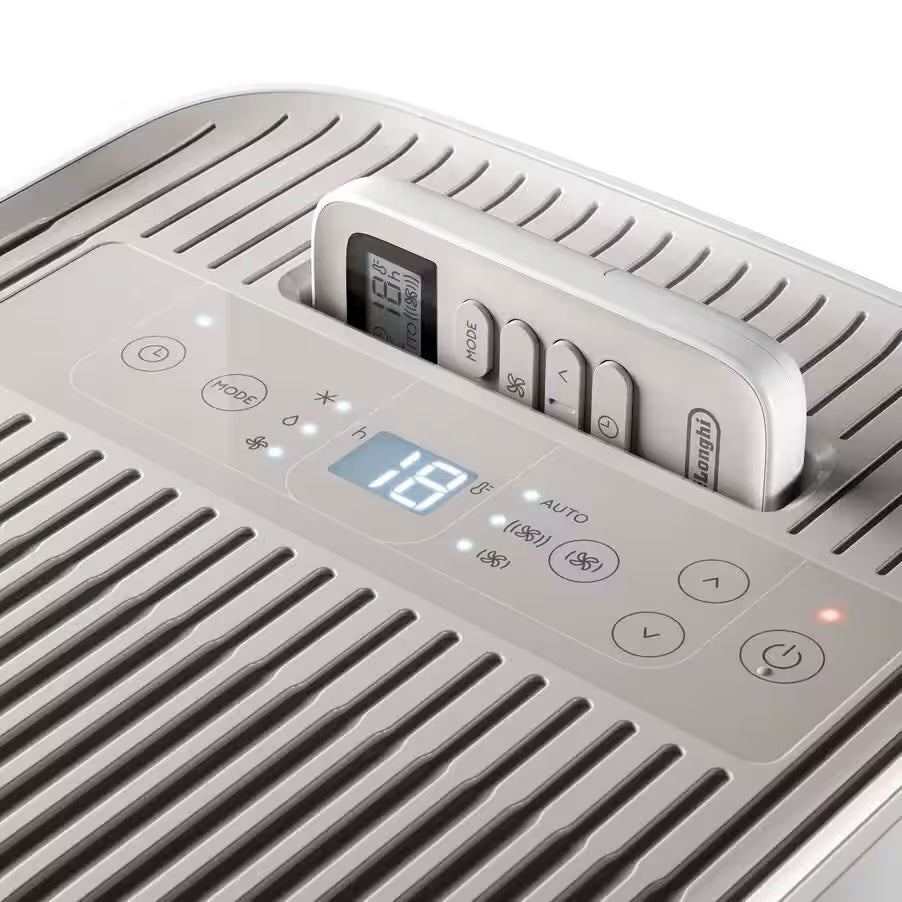 De'Longhi PACES72 Pinguino Compact - LCD display and touch controls detail