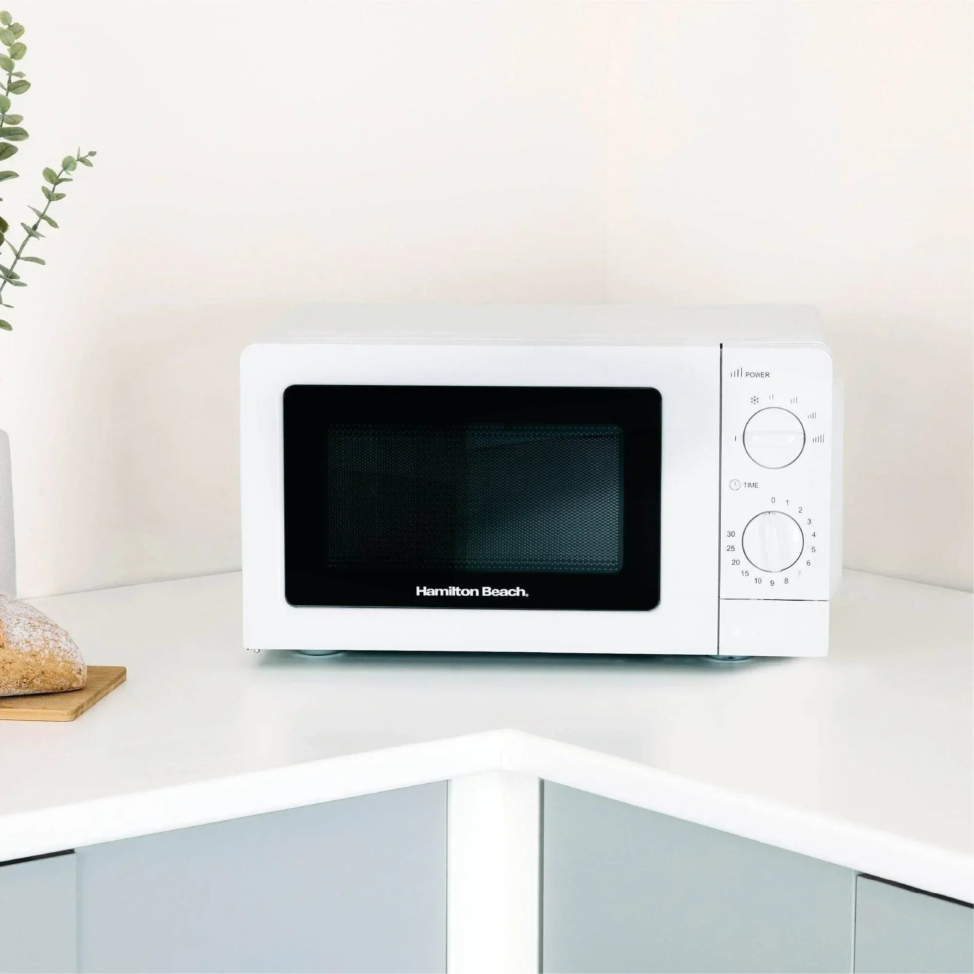 Hamilton Beach 20L Standard White Microwave