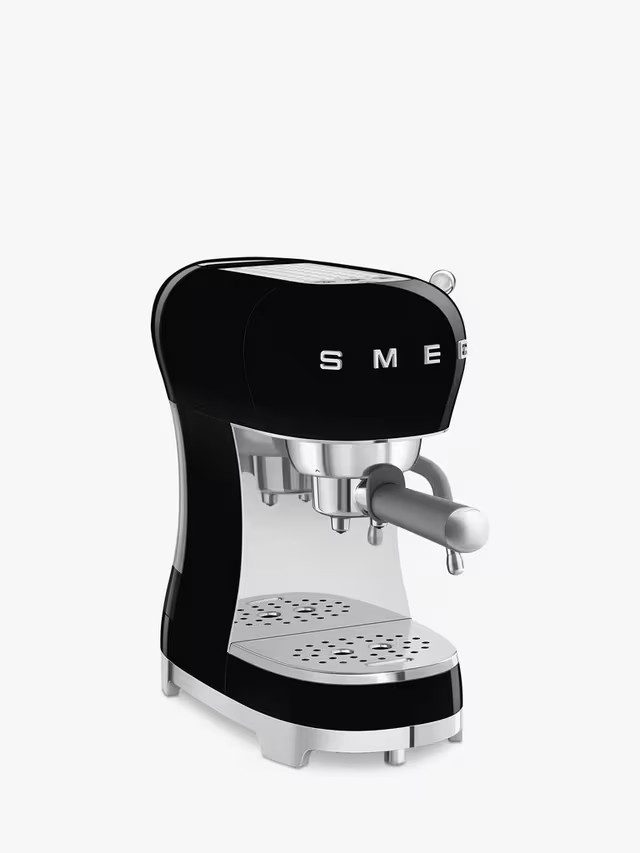 Smeg ECF02 Espresso Kaffemaskin med Ångstav
