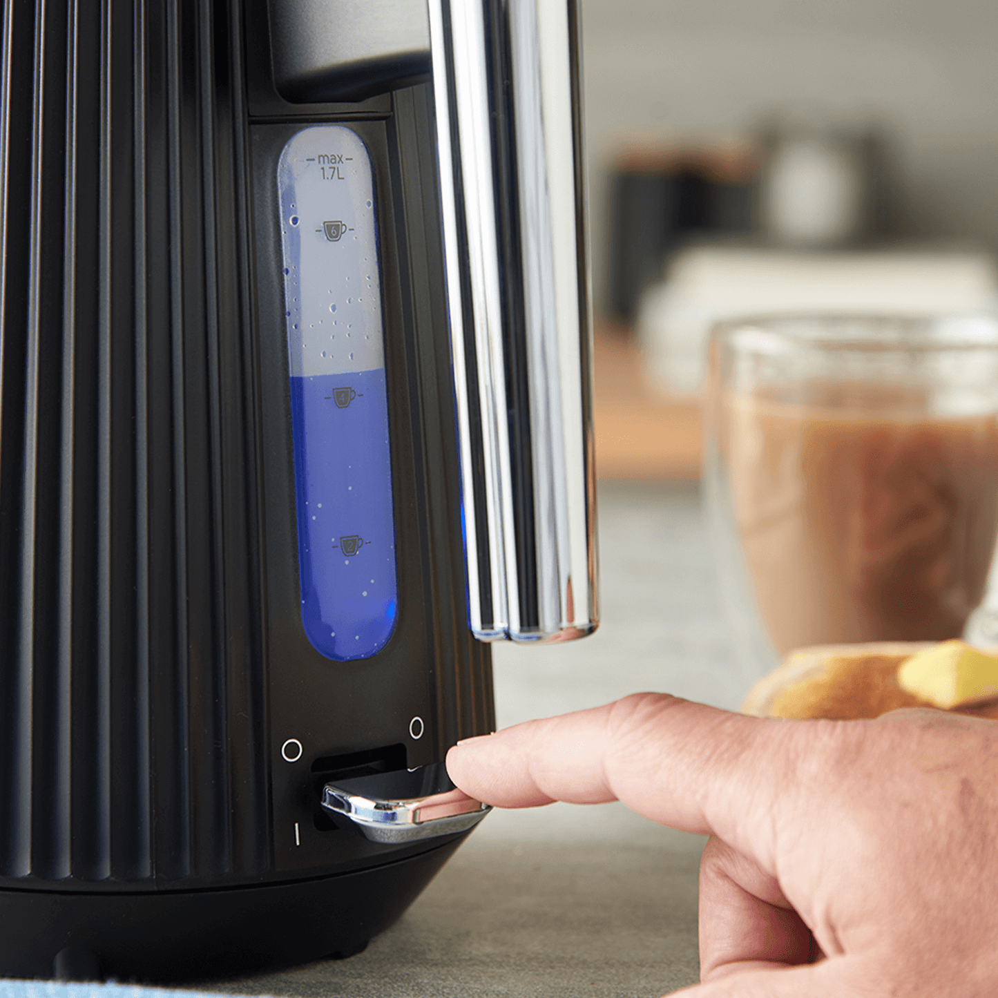 Russell Hobbs 26750 internal illumination feature