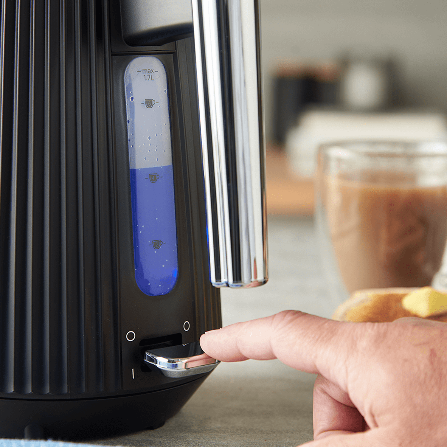 Russell Hobbs 26750 internal illumination feature