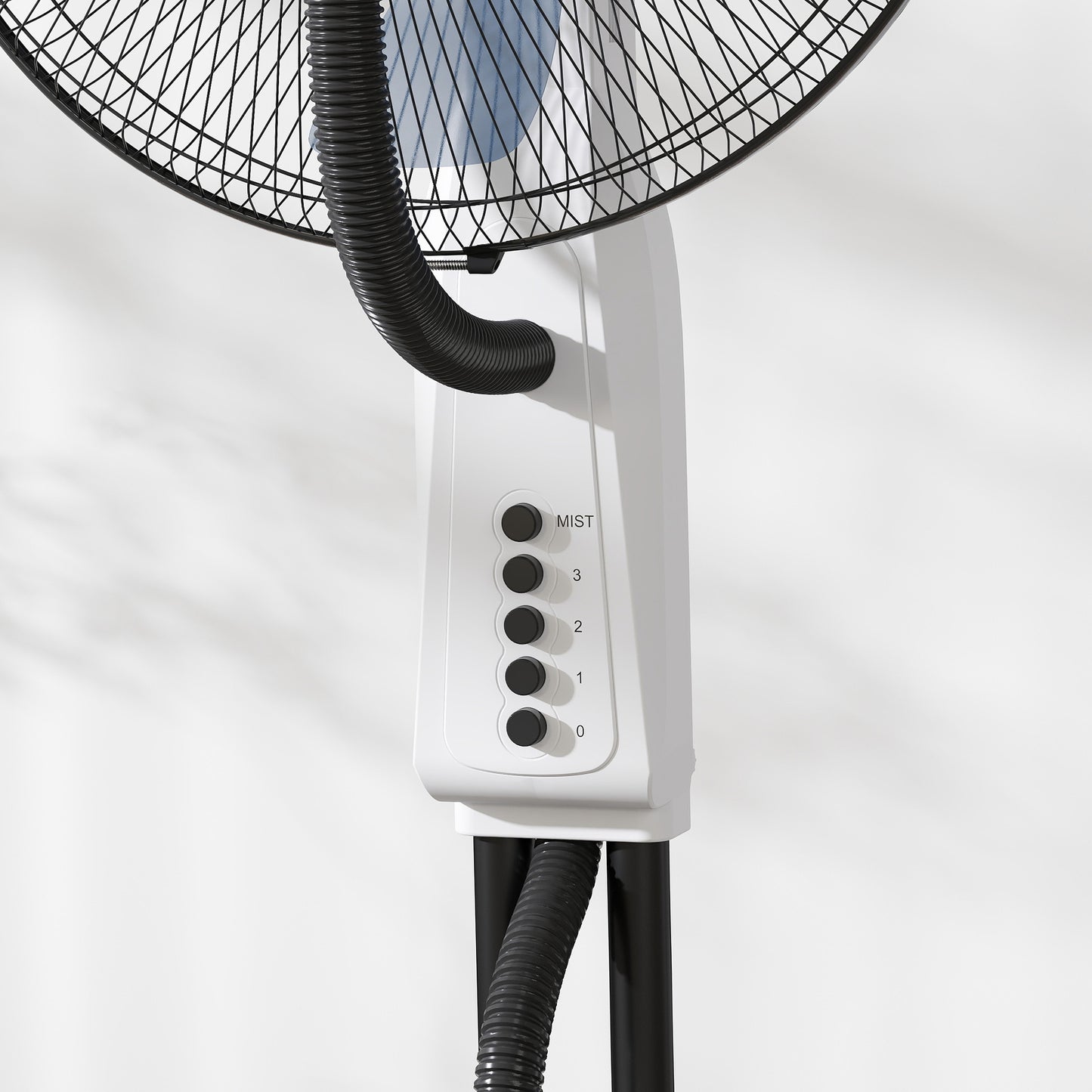 HOMCOM Spray Misting Fan, Floor Fan with Water Mist Spray, 70° Oscillation, Tilt Head, 3 Speeds, 2.8L Water Tank, White