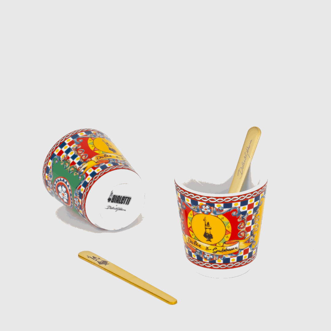 Bialetti X Dolce&Gabbana Sizilianischer Karren Geschenkset (Moka 2 Tassen, 2 Tassen & Goldene Rührer) - Tiny Lux