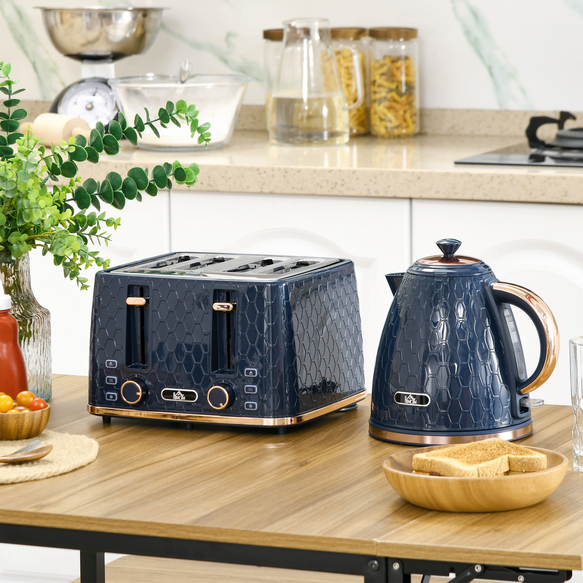 HOMCOM Kettle and Toaster Set, 1.7L 3000W Fast Boil Jug Kettle with Auto Shut Off, 4 Slice Toaster with 7 Level Browning Controls & Crumb Tray, UK Otter Thermostat, Blue